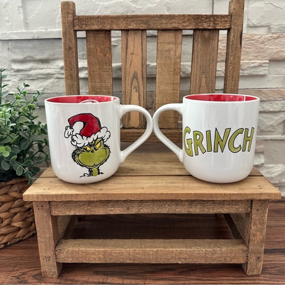 🆕 Grinch Christmas Mug with Santa Hat Double-Sided Mug! - Picture 7 of 9